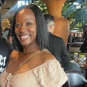 Meet your Posher, Kendra